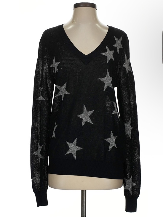 Lovers + Friends Sweaters - Like new Lovers & Friends Black V-Neck silver star Print Sweater small